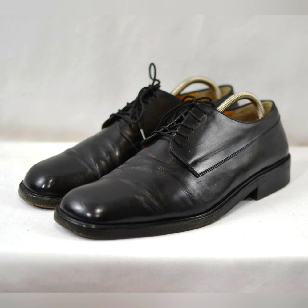 Salvatore Ferragamo Black Leather Lace-Up Derby Shoes